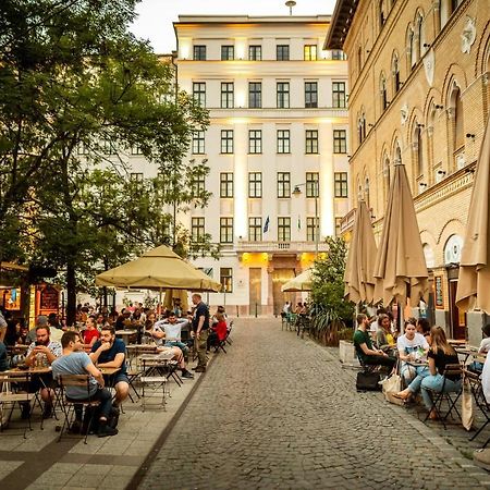 Palace Quarter 1 Peaceful Modern Central Top Floor Apartment Budapest Bagian luar foto