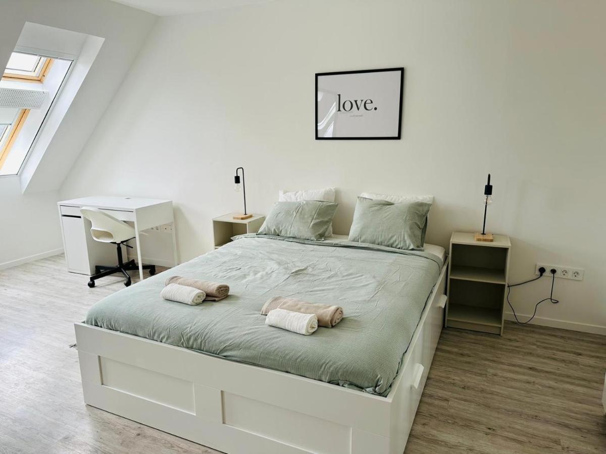 Palace Quarter 1 Peaceful Modern Central Top Floor Apartment Budapest Bagian luar foto