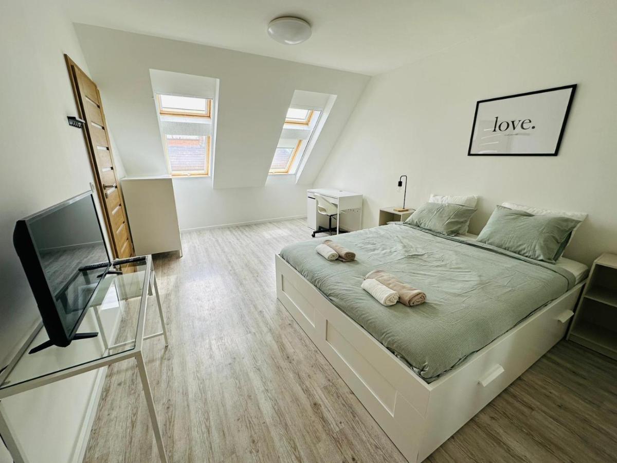Palace Quarter 1 Peaceful Modern Central Top Floor Apartment Budapest Bagian luar foto