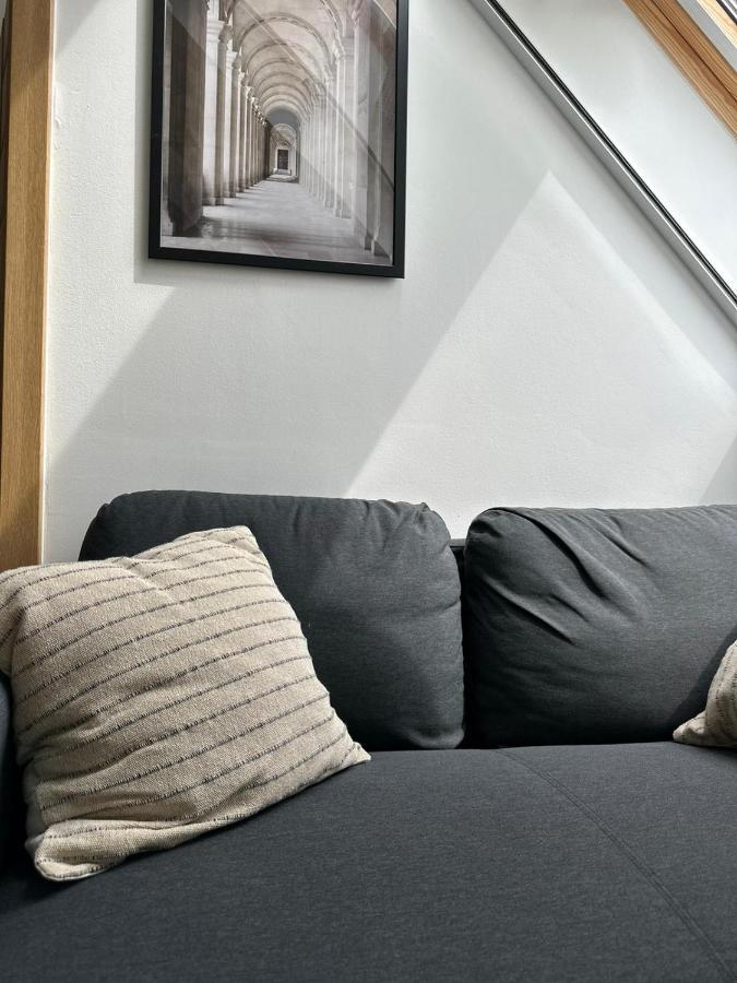 Palace Quarter 1 Peaceful Modern Central Top Floor Apartment Budapest Bagian luar foto