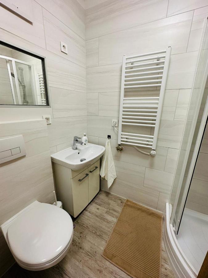 Palace Quarter 1 Peaceful Modern Central Top Floor Apartment Budapest Bagian luar foto
